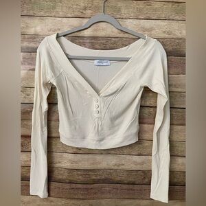 The Lifestyled Co Women’s Ivory Button Up Cropped Long Sleeve Top Size: Medium